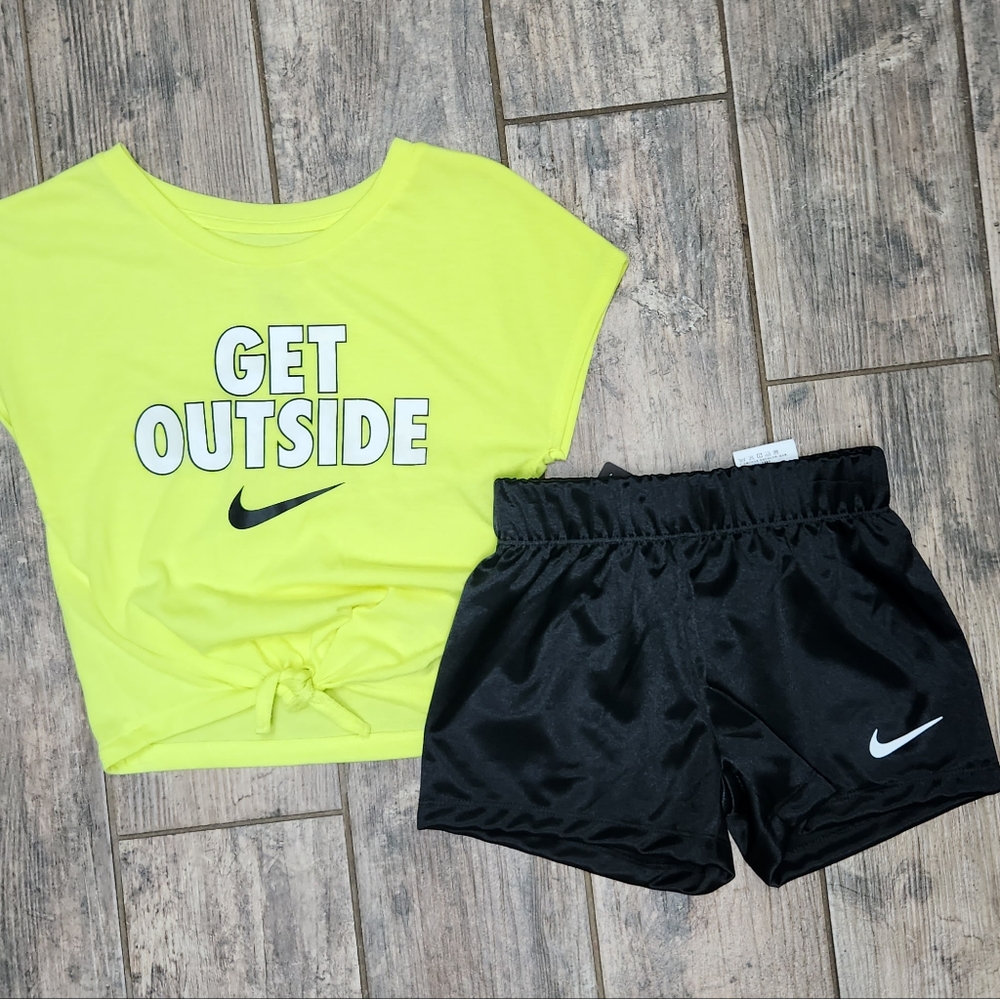 ๐๏ธ Nike Tee - Picture 4 of 5